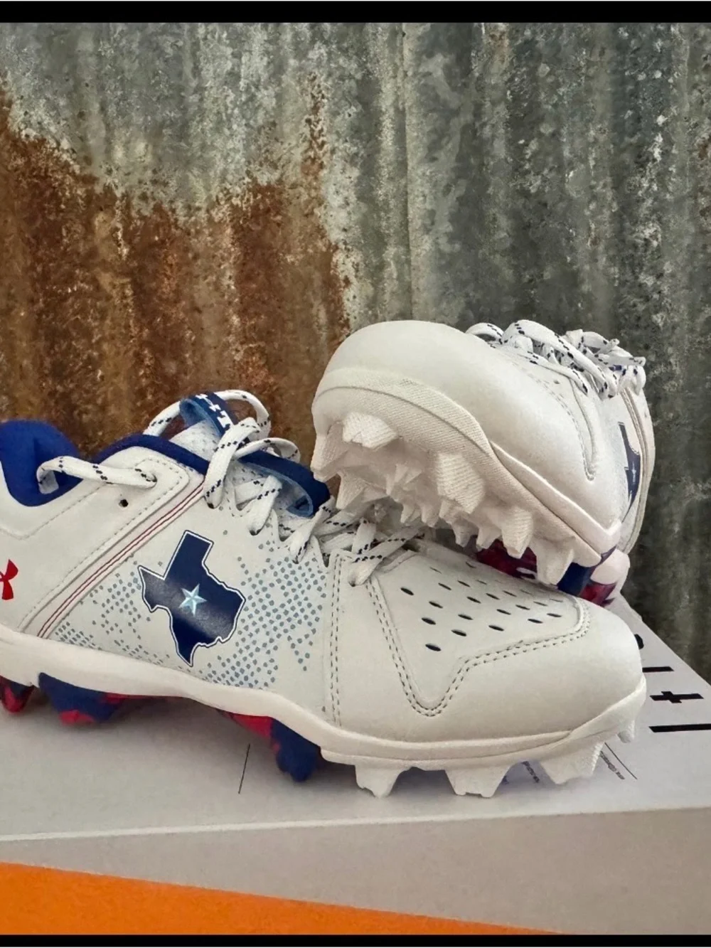 Under Armour Leadoff Icon Low RM Baseball Cleats – Texas Edition – Size 5.5